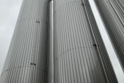 Silos Isot&eacute;rmicos Armazenagem de Leite Cru